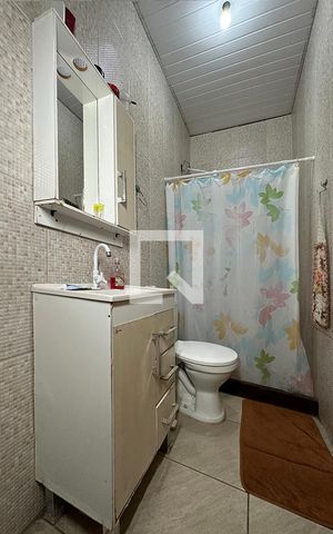 Casa à venda com 160m², 6 quartos e 3 vagasBanheiro 1 casa 1
