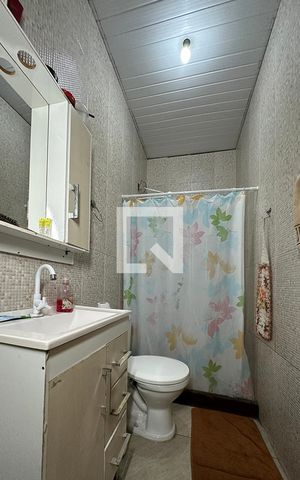 Casa à venda com 160m², 6 quartos e 3 vagasBanheiro 1 casa 1