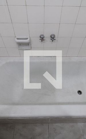 Apartamento à venda com 94m², 2 quartos e 1 vagaBanheira