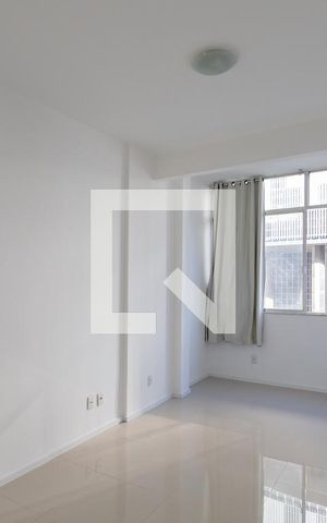 Studio para alugar com 30m², 0 quarto e sem vaga Studio para alugar com 30m², 0 quarto e sem vagaStudio
