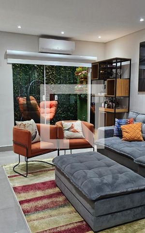 Casa à venda com 104m², 3 quartos e 2 vagas Casa à venda com 104m², 3 quartos e 2 vagasSala