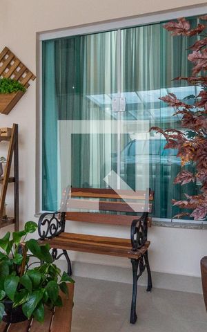 Casa à venda com 104m², 3 quartos e 2 vagasFachada