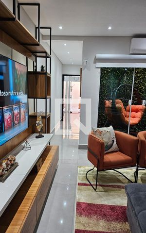 Casa à venda com 104m², 3 quartos e 2 vagas Casa à venda com 104m², 3 quartos e 2 vagasSala