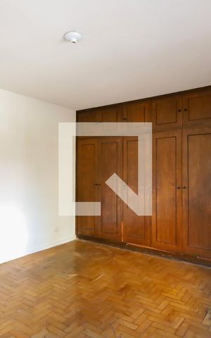 Casa à venda com 250m², 3 quartos e 3 vagas Casa à venda com 250m², 3 quartos e 3 vagasQuarto 1
