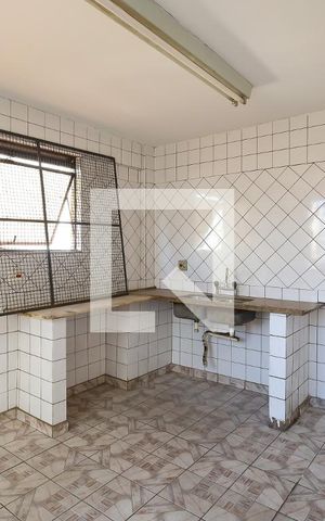 Casa à venda com 250m², 3 quartos e 3 vagas Casa à venda com 250m², 3 quartos e 3 vagasCozinha 2