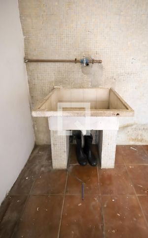 Casa à venda com 250m², 3 quartos e 3 vagas Casa à venda com 250m², 3 quartos e 3 vagasLavanderia