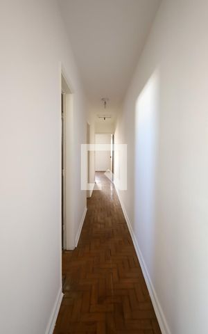 Casa à venda com 250m², 3 quartos e 3 vagas Casa à venda com 250m², 3 quartos e 3 vagasCorredor