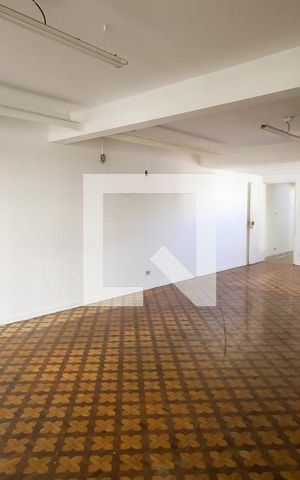 Casa à venda com 250m², 3 quartos e 3 vagas Casa à venda com 250m², 3 quartos e 3 vagasSala