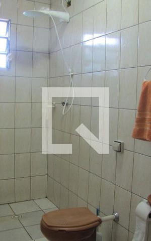 Casa à venda com 280m², 3 quartos e 3 vagasBanheiro 2