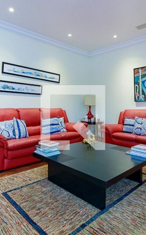 Casa de condomínio à venda com 550m², 4 quartos e 7 vagasSala
