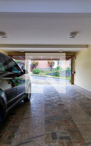 Casa de condomínio à venda com 550m², 4 quartos e 7 vagasGaragem