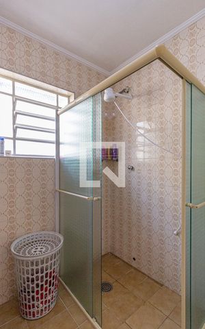 Casa à venda com 207m², 5 quartos e 3 vagasBanheiro 