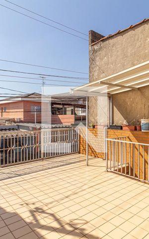 Casa à venda com 207m², 5 quartos e 3 vagasSacada