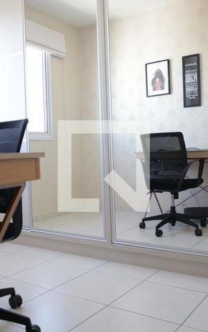 Apartamento para alugar com 75m², 2 quartos e 2 vagasQuarto/Escritório