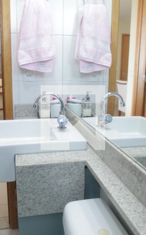Apartamento para alugar com 75m², 2 quartos e 2 vagasBanheiro Social