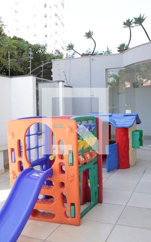Apartamento para alugar com 75m², 2 quartos e 2 vagasÁrea comum - Playground