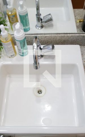 Apartamento para alugar com 75m², 2 quartos e 2 vagasBanheiro da Suíte