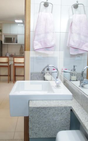 Apartamento para alugar com 75m², 2 quartos e 2 vagasBanheiro Social
