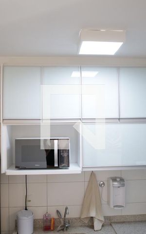 Apartamento para alugar com 75m², 2 quartos e 2 vagasCozinha