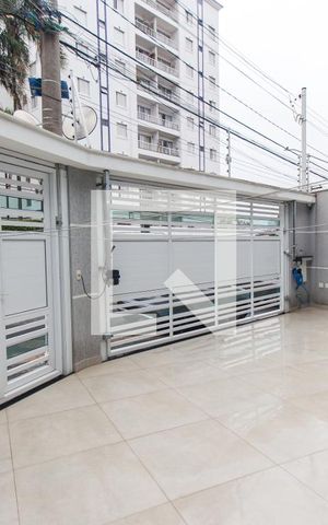 Casa à venda com 110m², 3 quartos e 3 vagas Casa à venda com 110m², 3 quartos e 3 vagasGaragem