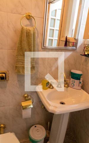 Casa à venda com 200m², 5 quartos e 2 vagas Casa à venda com 200m², 5 quartos e 2 vagasBanheiro da Suíte