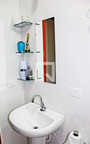 Casa à venda com 91m², 3 quartos e 2 vagasBanheiro