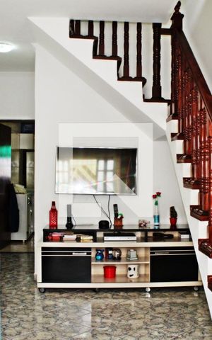 Casa à venda com 91m², 3 quartos e 2 vagasSala