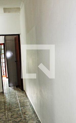 Casa à venda com 91m², 3 quartos e 2 vagasCorredor