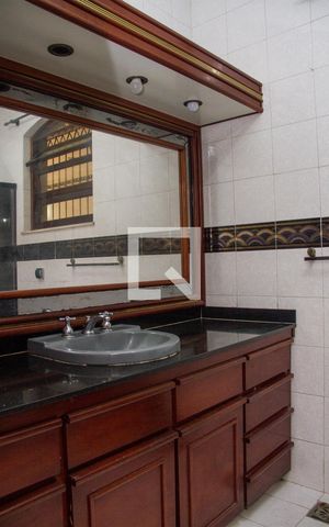 Casa à venda com 160m², 3 quartos e 3 vagasBanheiro Social