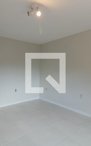 Casa à venda com 300m², 4 quartos e 4 vagas Casa à venda com 300m², 4 quartos e 4 vagasQuarto 2