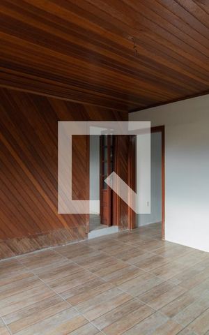 Casa à venda com 300m², 4 quartos e 4 vagas Casa à venda com 300m², 4 quartos e 4 vagasQuarto 4