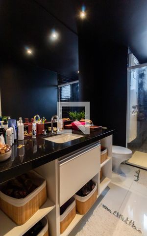 Apartamento à venda com 119m², 2 quartos e 2 vagas Apartamento à venda com 119m², 2 quartos e 2 vagasBanheiro 1 da Suíte master