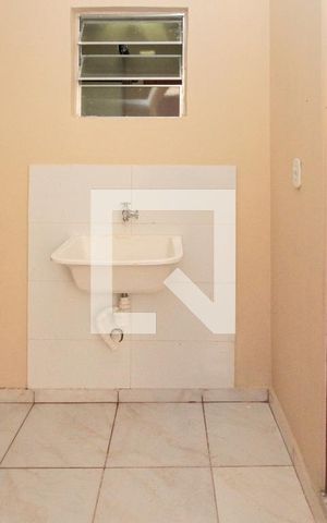 Casa para alugar com 36m², 1 quarto e 1 vaga Casa para alugar com 36m², 1 quarto e 1 vagaÁrea de Serviço
