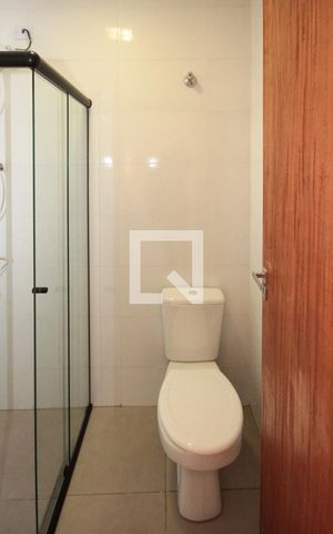Casa para alugar com 36m², 1 quarto e 1 vaga Casa para alugar com 36m², 1 quarto e 1 vagaBanheiro