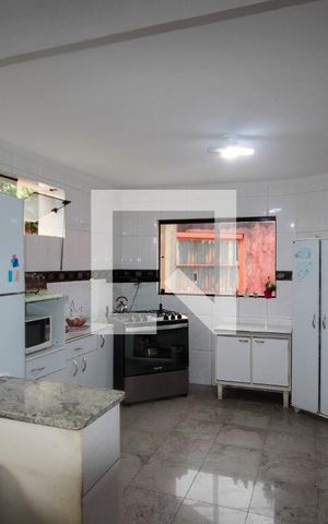 Casa à venda com 305m², 6 quartos e 7 vagasPiso -1: Cozinha