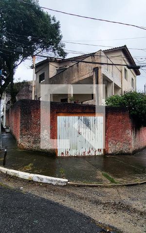Casa à venda com 305m², 6 quartos e 7 vagasFachada