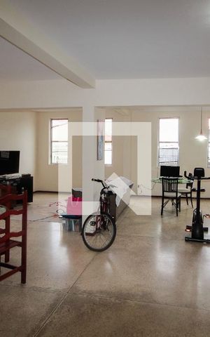 Casa à venda com 305m², 6 quartos e 7 vagasPiso 0: Sala