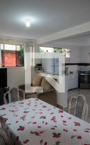 Casa à venda com 305m², 6 quartos e 7 vagasPiso -1: Sala
