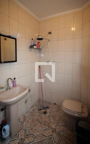 Casa à venda com 305m², 6 quartos e 7 vagasPiso 1: Banheiro 1