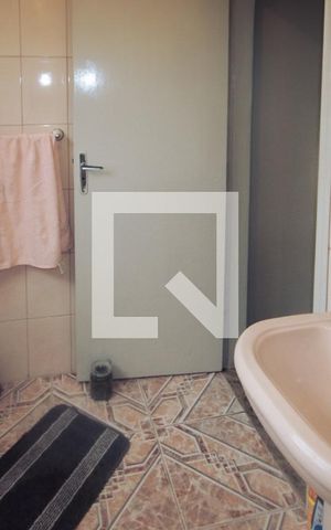 Casa à venda com 305m², 6 quartos e 7 vagasPiso 1: Banheiro 1
