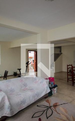 Casa à venda com 305m², 6 quartos e 7 vagasPiso 0: Sala