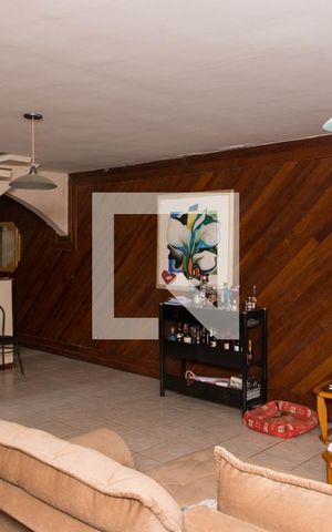 Casa à venda com 330m², 3 quartos e 3 vagasSala de Estar