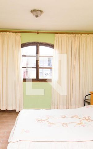 Casa à venda com 330m², 3 quartos e 3 vagasQuarto Suíte