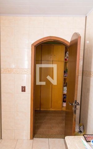 Casa à venda com 330m², 3 quartos e 3 vagasBanheiro da Suíte