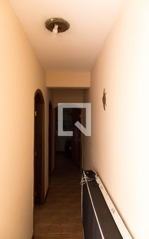 Casa à venda com 330m², 3 quartos e 3 vagasCorredor