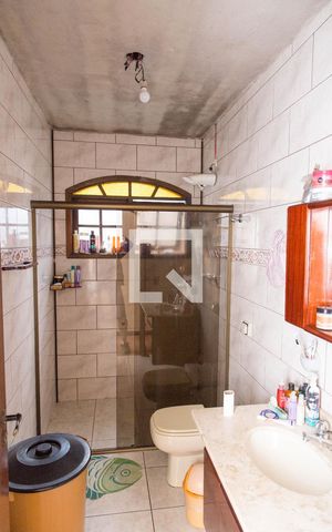 Casa à venda com 330m², 3 quartos e 3 vagasBanheiro Social