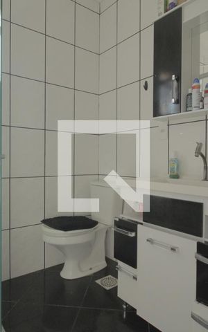 Casa à venda com 180m², 4 quartos e 4 vagasBanheiro da Suíte