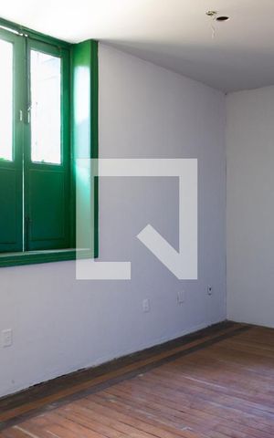 Casa para alugar com 300m², 5 quartos e 6 vagas Casa para alugar com 300m², 5 quartos e 6 vagasQuarto 5