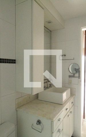 Apartamento à venda com 300m², 5 quartos e 3 vagasBanheiro da suíte 1