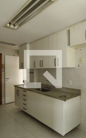 Apartamento à venda com 300m², 5 quartos e 3 vagasCozinha